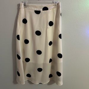 Chic Polka dot skirt